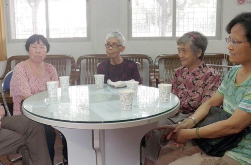 港府“广东计划”下月实施八成香港老人愿留内地